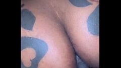 Redare Curvy Black Milf nu poate obține suficient BBC în doggystyle