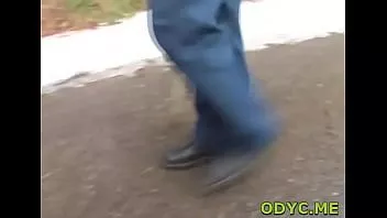 play Soczysta Natalie z dużymi naturalnymi cyckami gapi się przez całą drogę