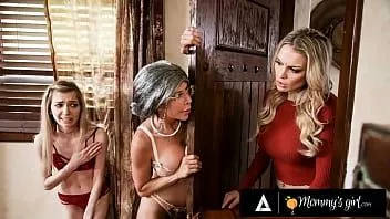 play Mommysgirl alexis fawx finge di essere una vecchia zitella per scopare segretamente con la figliastra