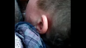 Jouer J'ai trouvé une nouvelle fille blanche, elle suce bien.