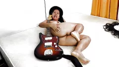 Play Cum and Guitar Play: European Agarabas & Latina Olpr's Fetish Fantasy