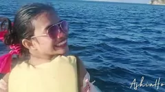 play Evadare cu Jet Ski: Europeană slabă își umple păsărica strânsă cu sperma pe plajă