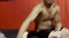 Riproduci La figliastra cattura il patrigno nell'atto con la bambola di sesso maschile - leccatura della figa, divertimento tabù!
